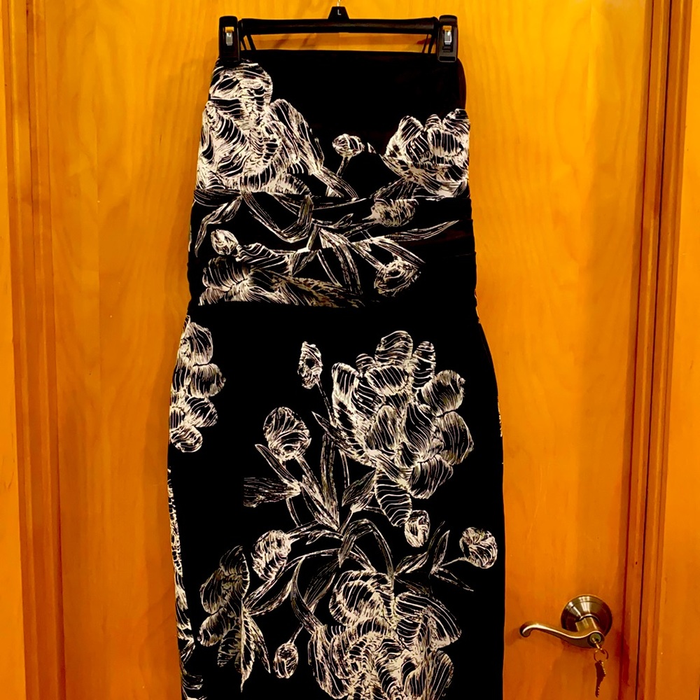 White House/ Black Market event dress size 14. EUC